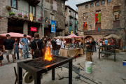 Mostra d'oficis artesans al centre històric de Bagà