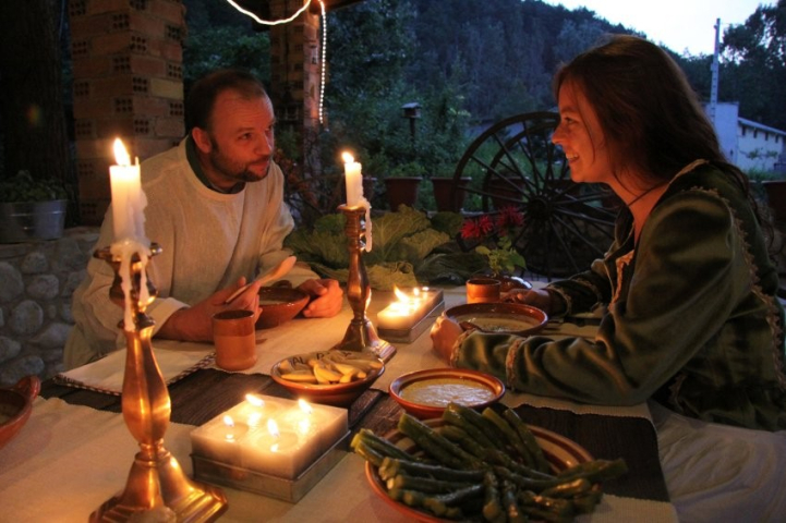 Sopar medievals als  restaurants del Camí