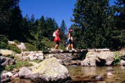 Creuant el Riu de la LLosa, Cerdanya
