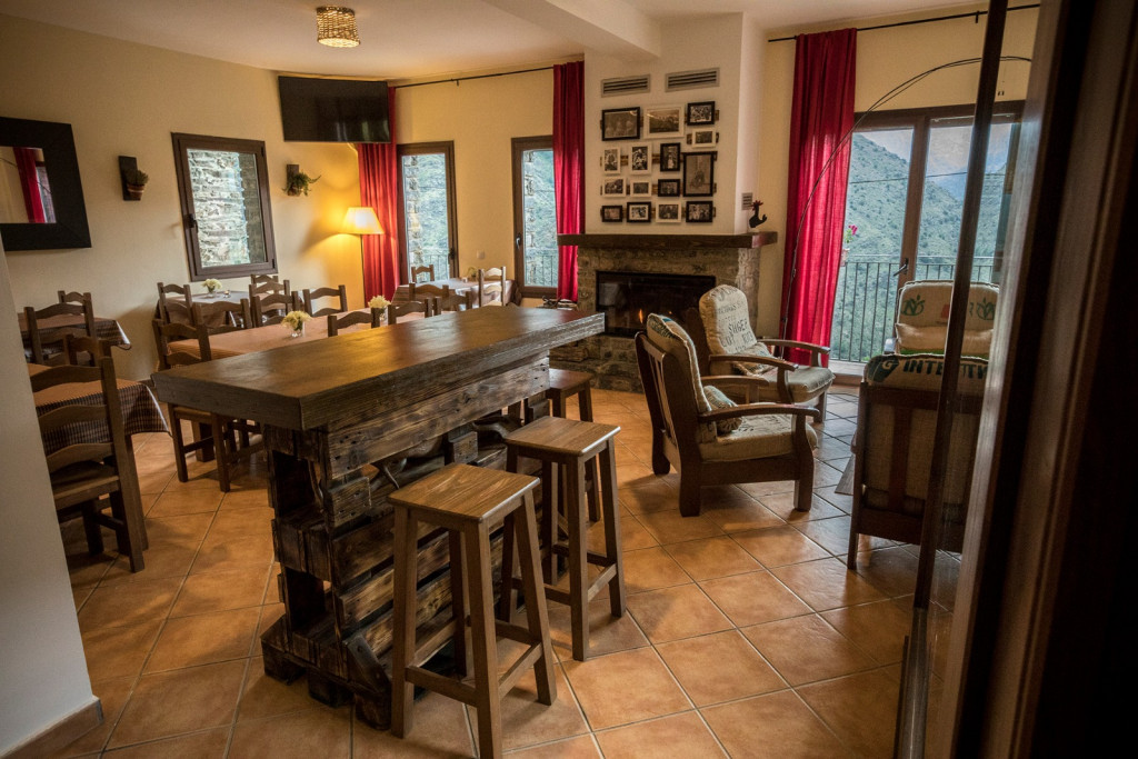 Albergue de Montenartró_sala de estar2