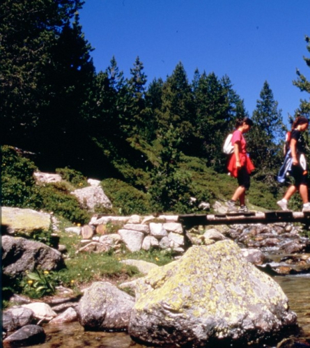 Cruzando el río de la Llosa, Cerdanya